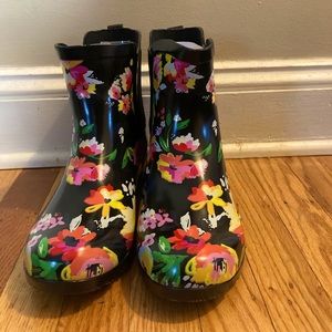 Brand new still in box Roma rain boots size 8